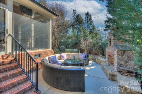 1825 Lombardy Circle Charlotte NC 28203