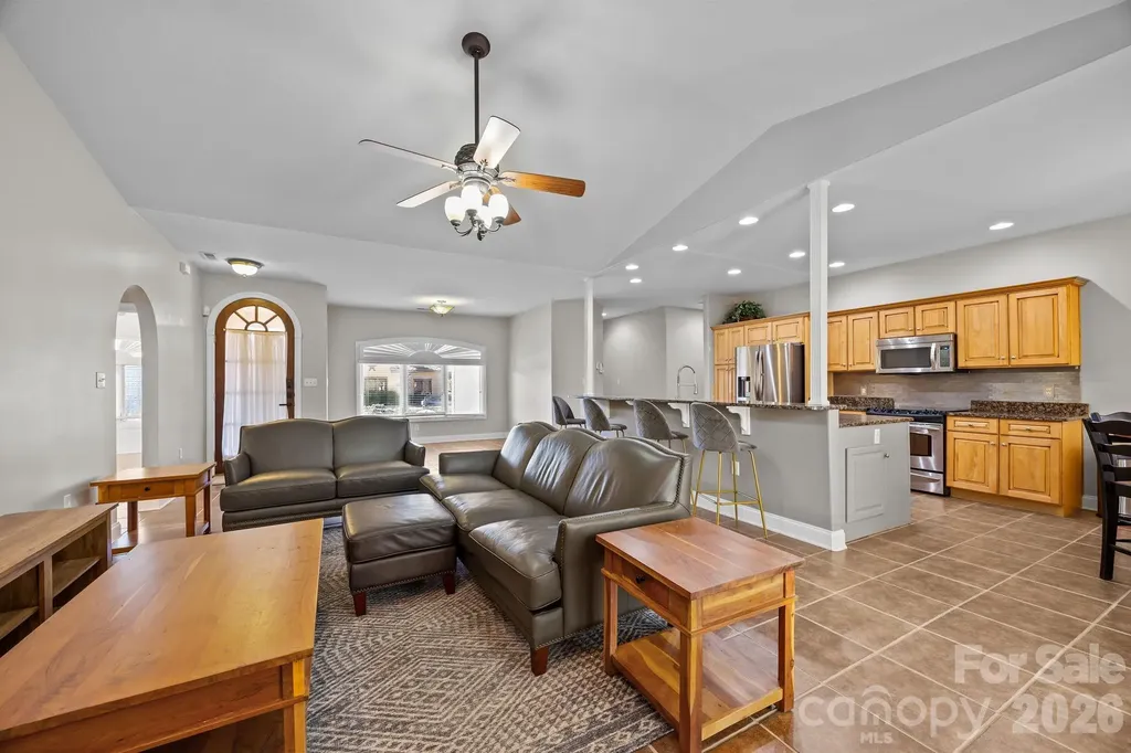 26 Ocaso Drive Asheville NC 28806