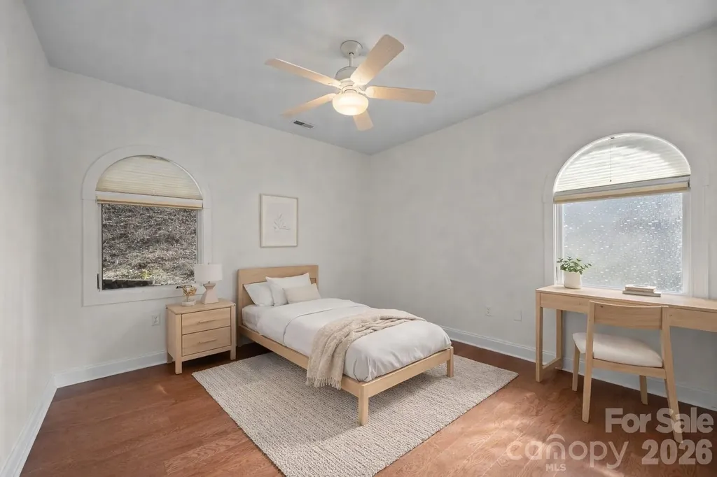 26 Ocaso Drive Asheville NC 28806