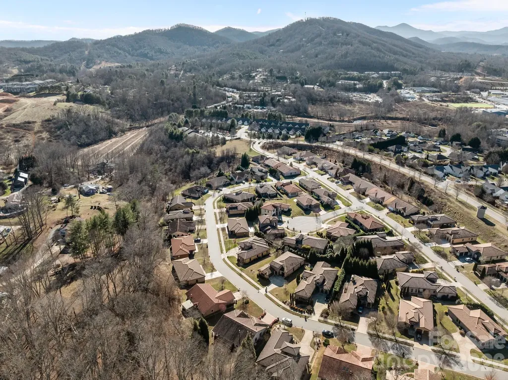 26 Ocaso Drive Asheville NC 28806