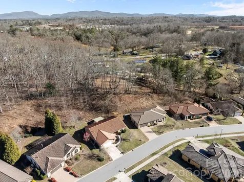26 Ocaso Drive Asheville NC 28806