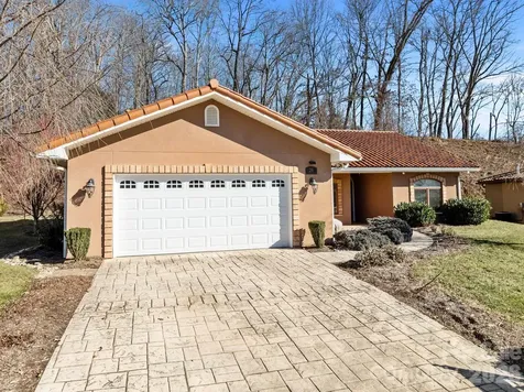 26 Ocaso Drive Asheville NC 28806