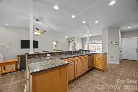 26 Ocaso Drive Asheville NC 28806