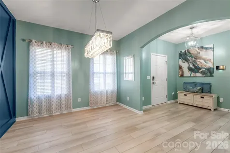 10229 Snowbell Court Charlotte NC 28215