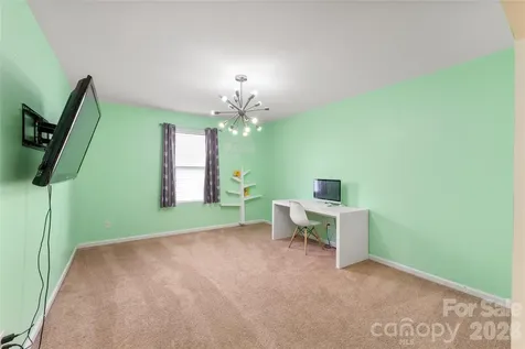 10229 Snowbell Court Charlotte NC 28215