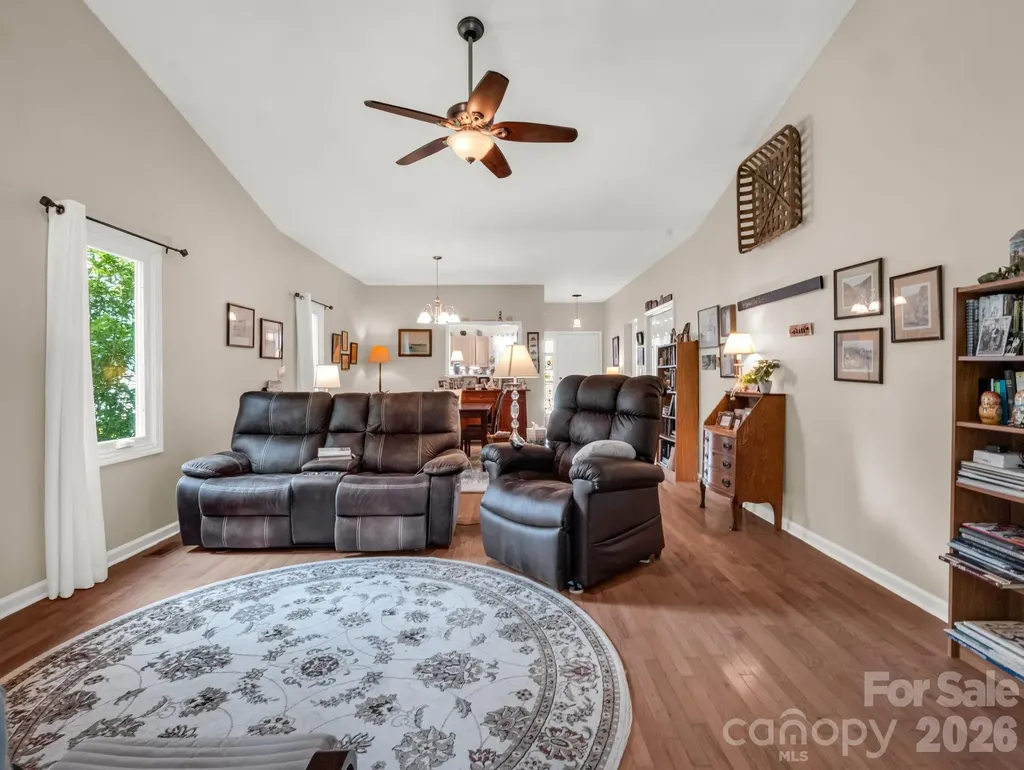 20 Country Meadows Lane Hendersonville NC 28792