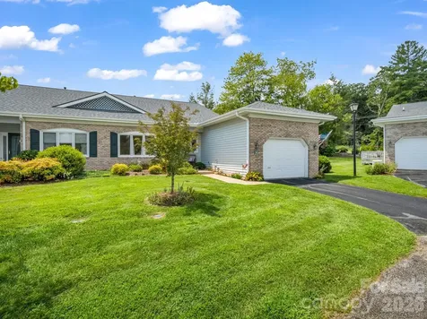 20 Country Meadows Lane Hendersonville NC 28792