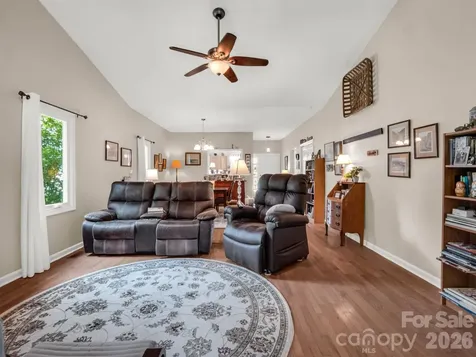 20 Country Meadows Lane Hendersonville NC 28792
