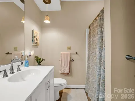 20 Country Meadows Lane Hendersonville NC 28792