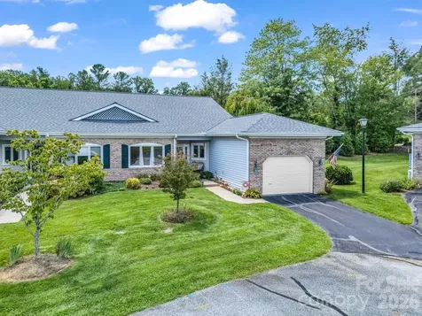20 Country Meadows Lane Hendersonville NC 28792