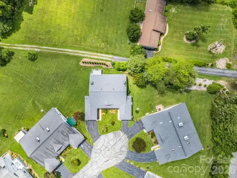 20 Country Meadows Lane Hendersonville NC 28792