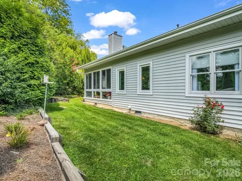 20 Country Meadows Lane Hendersonville NC 28792