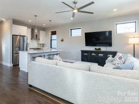 89 Vance Crescent Extension Asheville NC 28806