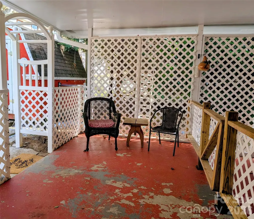 979 Greenville Highway Brevard NC 28712