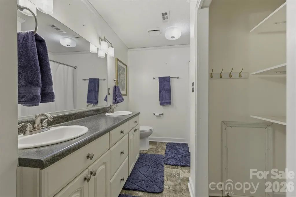 3132 Stoney Brook Drive Lenoir NC 28645