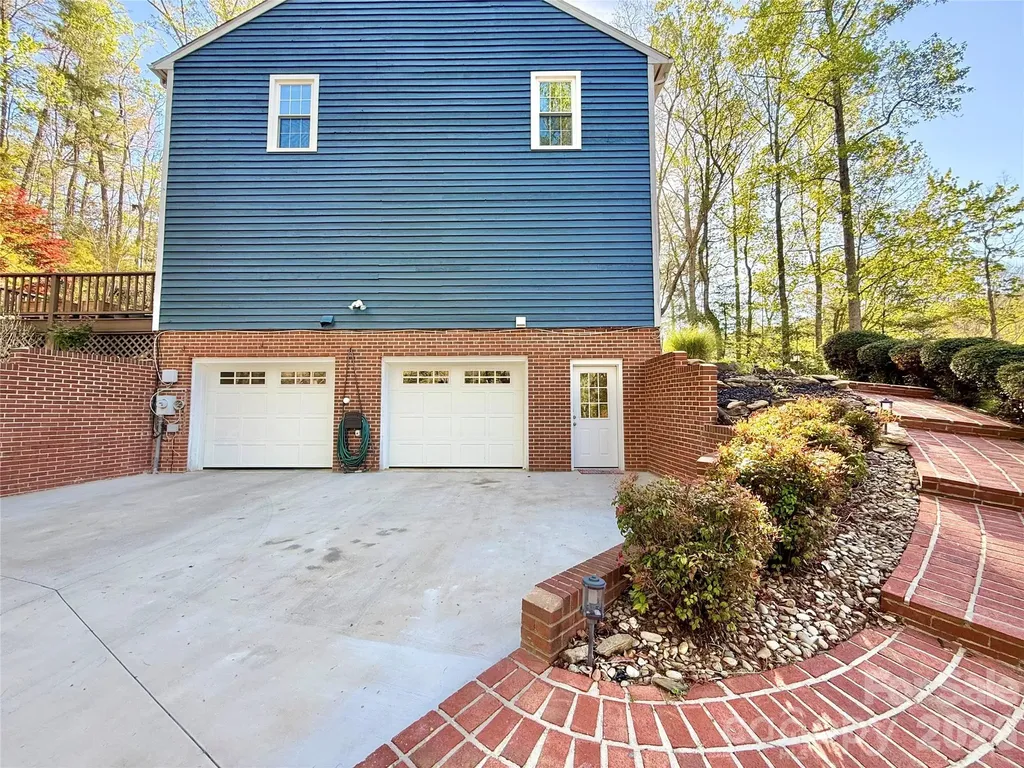 3132 Stoney Brook Drive Lenoir NC 28645