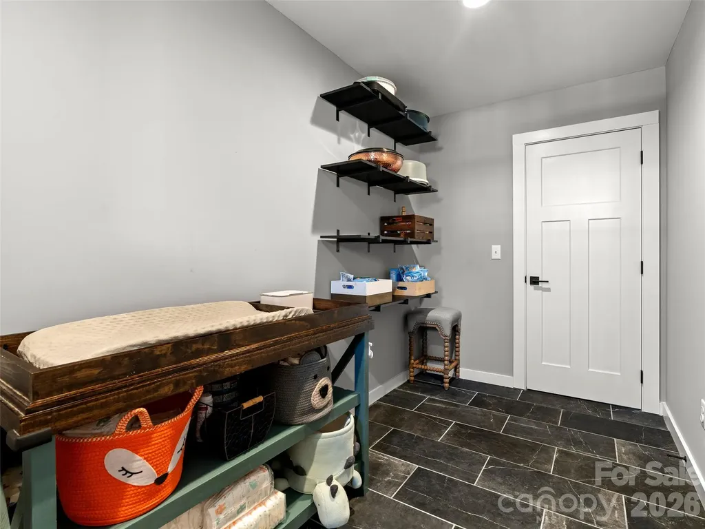 127 Walt Drive Hendersonville NC 28792