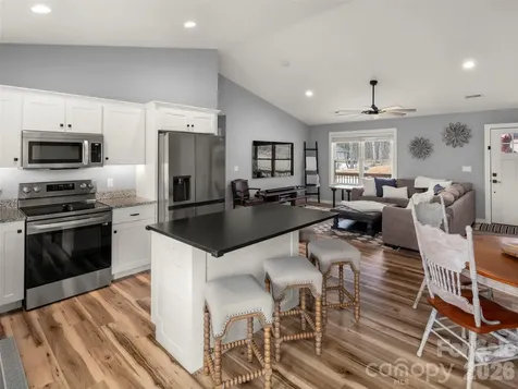 127 Walt Drive Hendersonville NC 28792