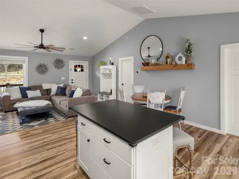 127 Walt Drive Hendersonville NC 28792
