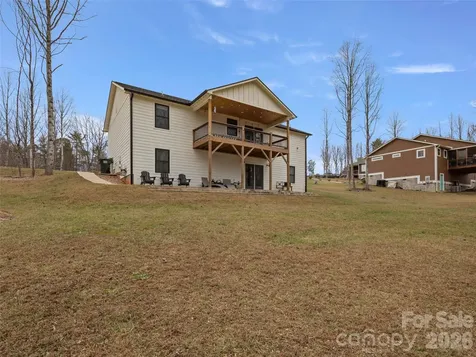 127 Walt Drive Hendersonville NC 28792