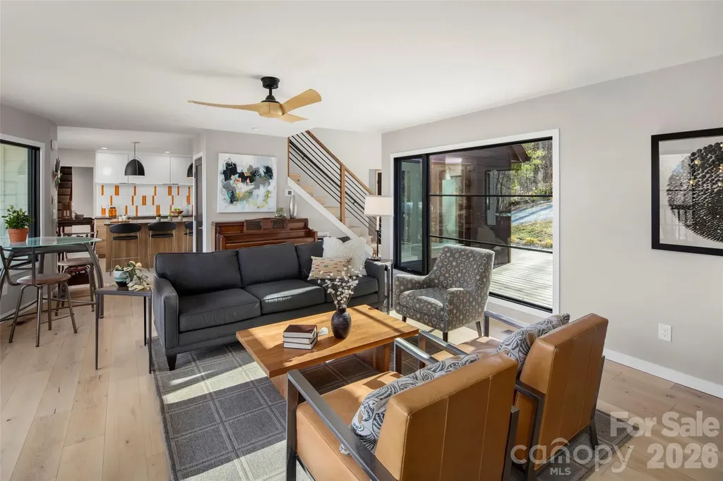 1202 Davis Mountain Road Hendersonville NC 28739