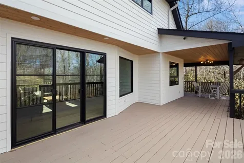 1202 Davis Mountain Road Hendersonville NC 28739