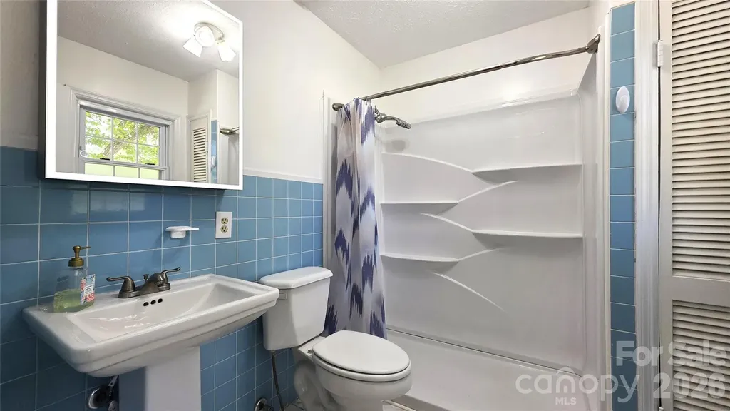 1627 Greenville Highway Hendersonville NC 28792