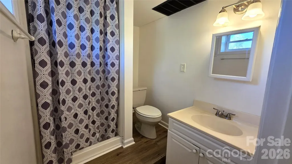 1627 Greenville Highway Hendersonville NC 28792