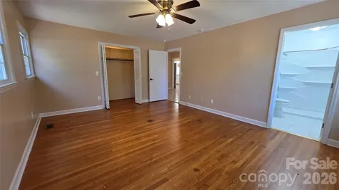 1627 Greenville Highway Hendersonville NC 28792