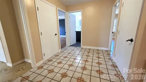 1627 Greenville Highway Hendersonville NC 28792