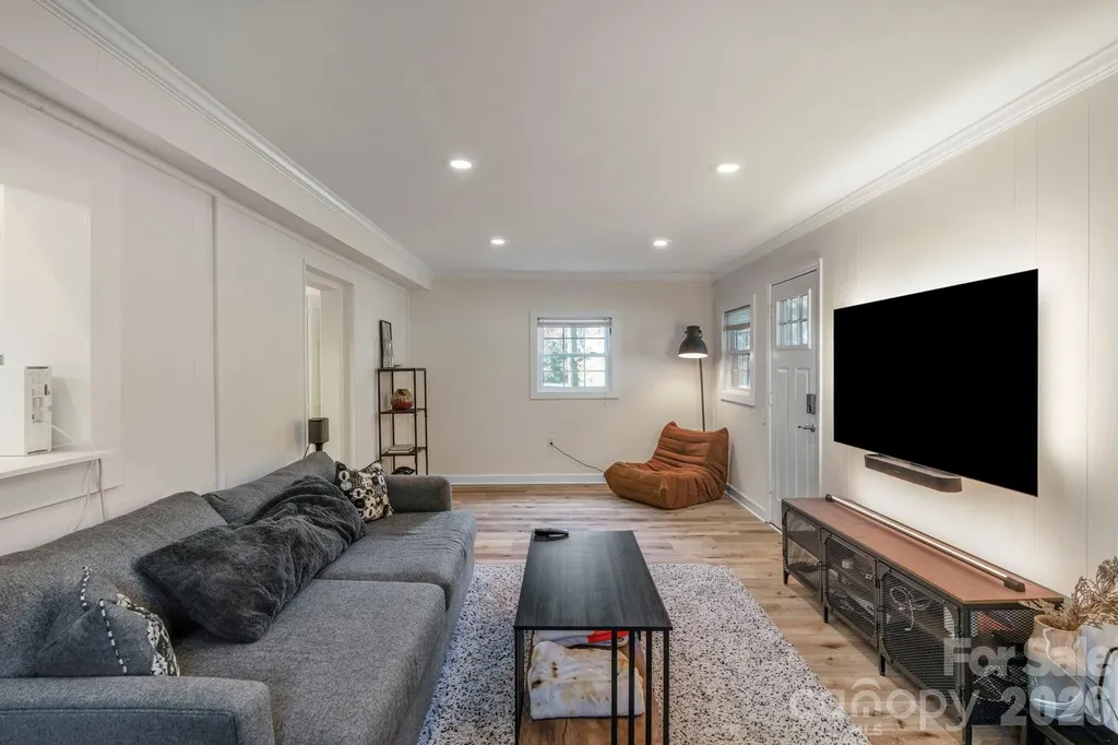 6038 Netherwood Drive Charlotte NC 28210