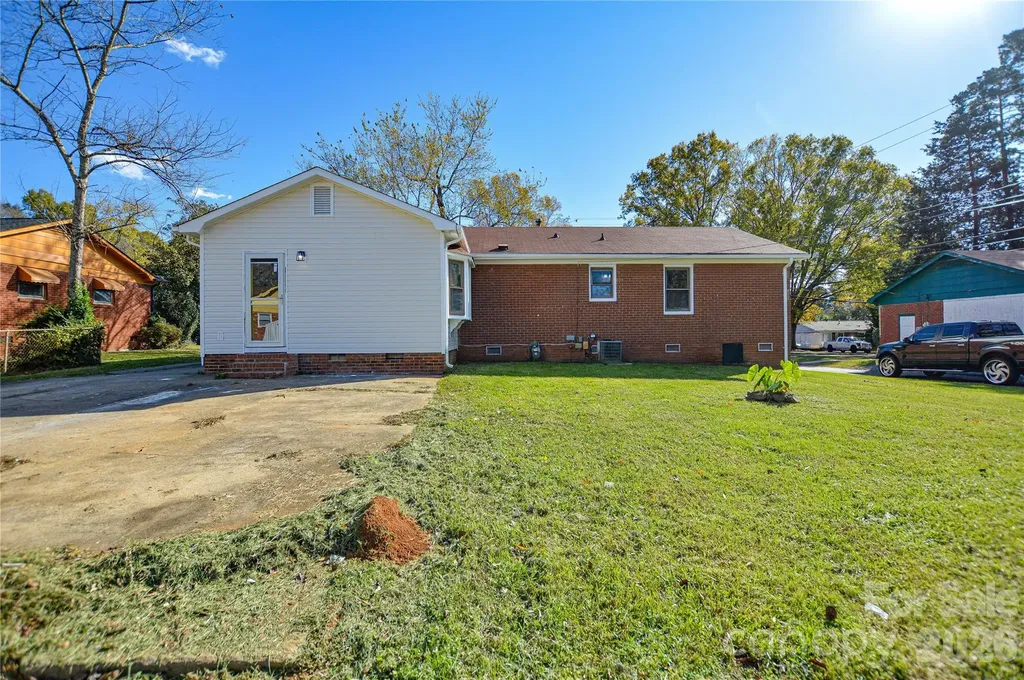 9313 Trinity Road Charlotte NC 28216