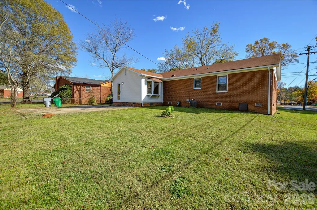 9313 Trinity Road Charlotte NC 28216