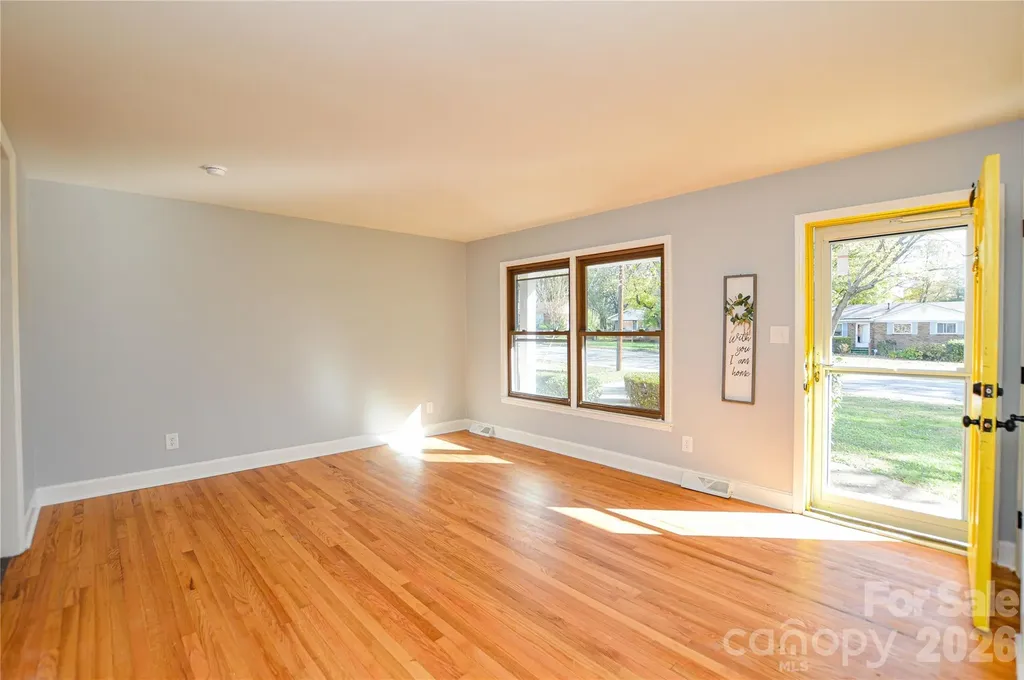 9313 Trinity Road Charlotte NC 28216