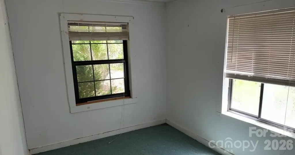 531 Shoal Creek Road Scaly Mountain NC 28775