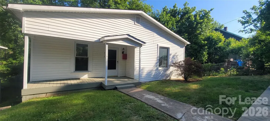 212 E Bell Street Statesville NC 28677