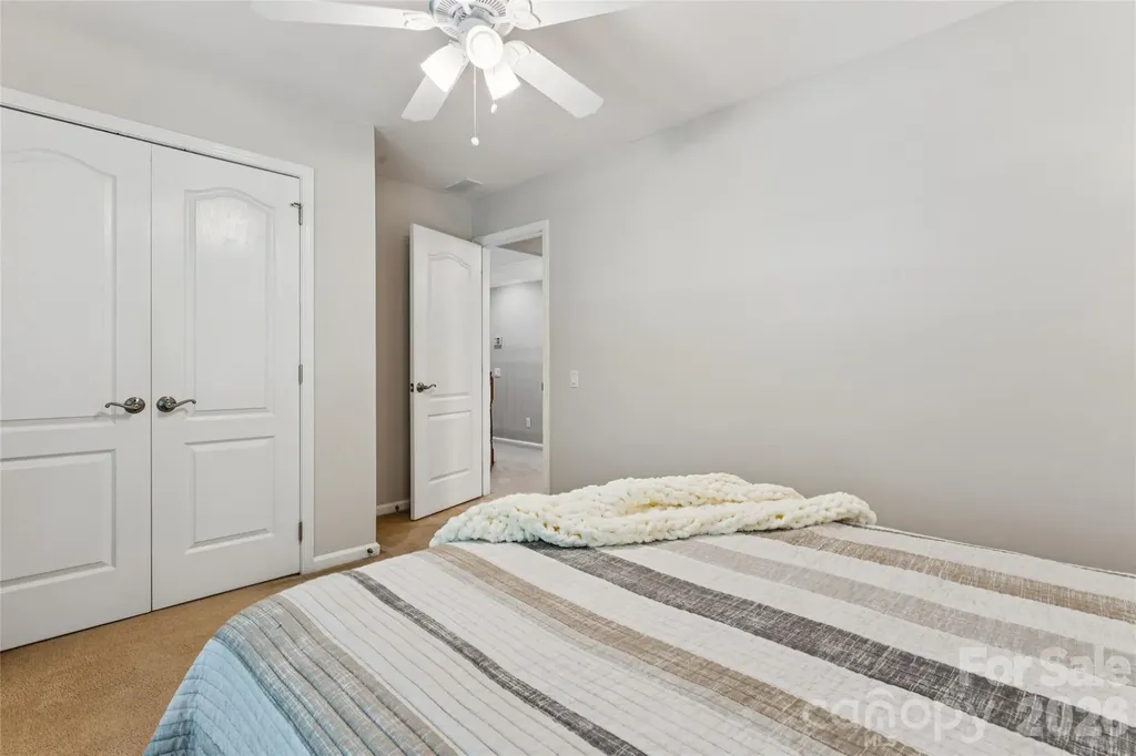 5529 Fairvista Drive Charlotte NC 28269