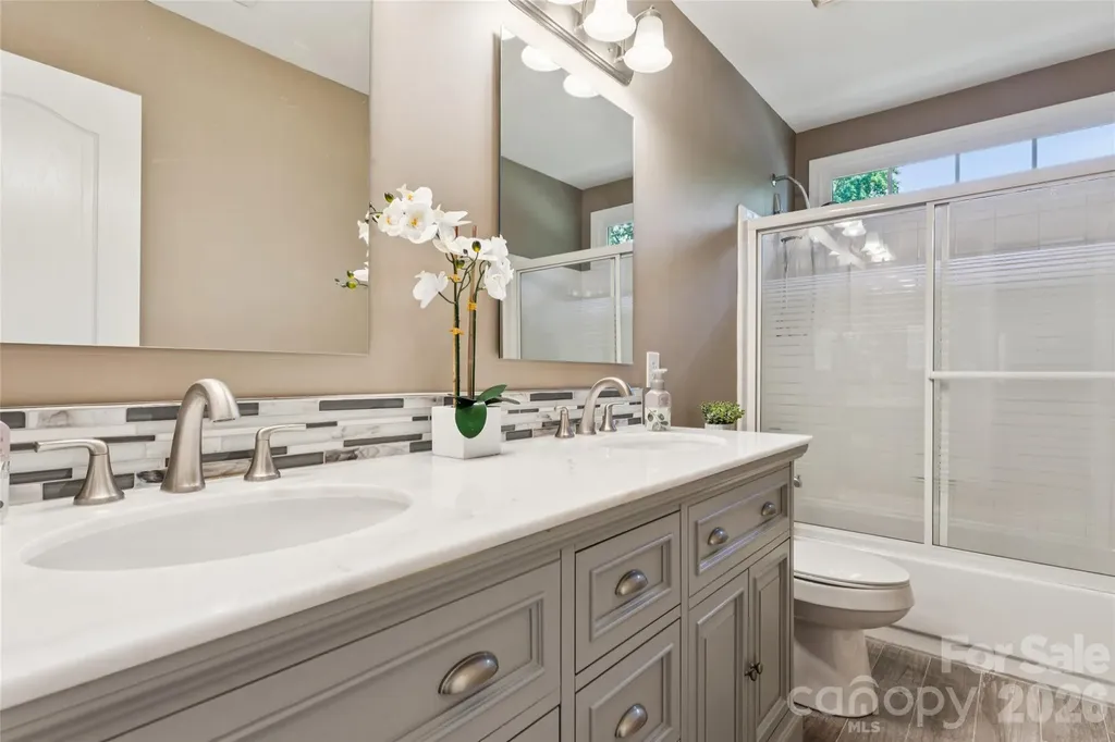 5529 Fairvista Drive Charlotte NC 28269