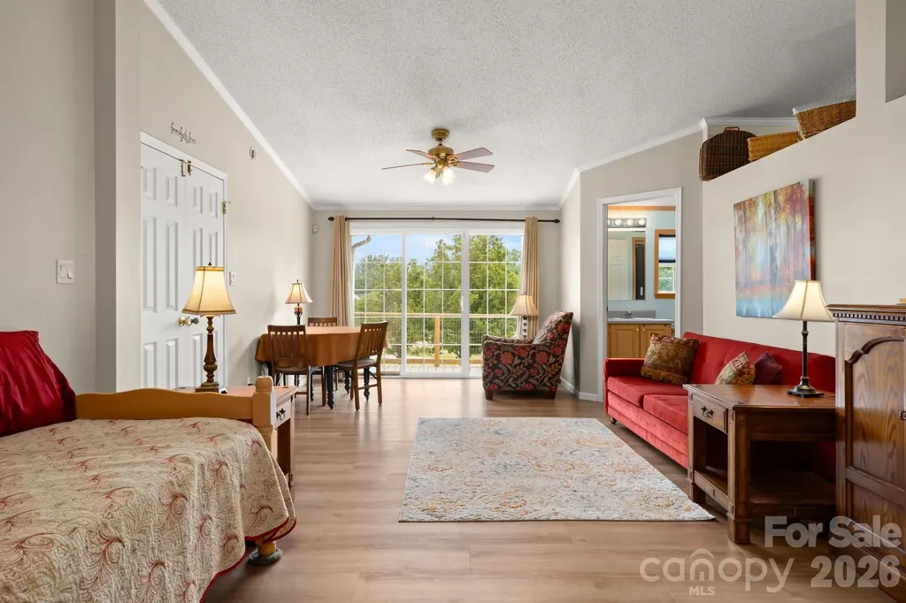 30 Countryside Drive Hendersonville NC 28792