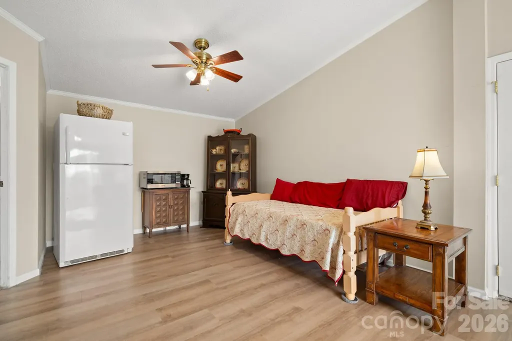 30 Countryside Drive Hendersonville NC 28792