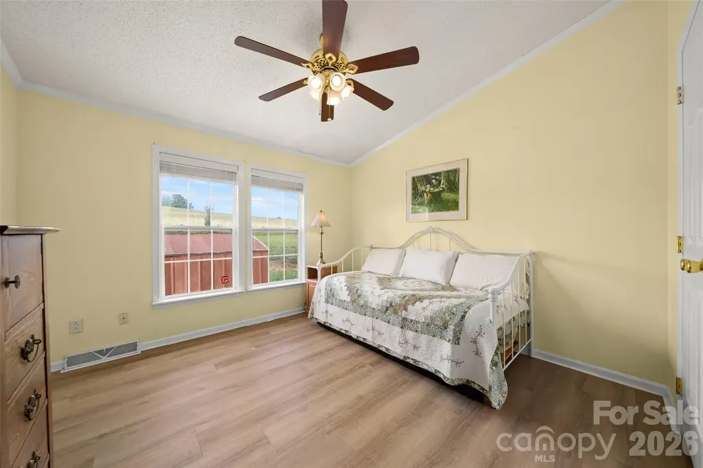30 Countryside Drive Hendersonville NC 28792