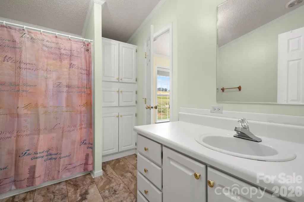 30 Countryside Drive Hendersonville NC 28792