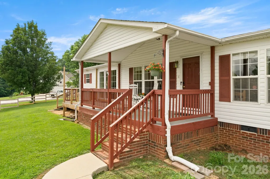 30 Countryside Drive Hendersonville NC 28792