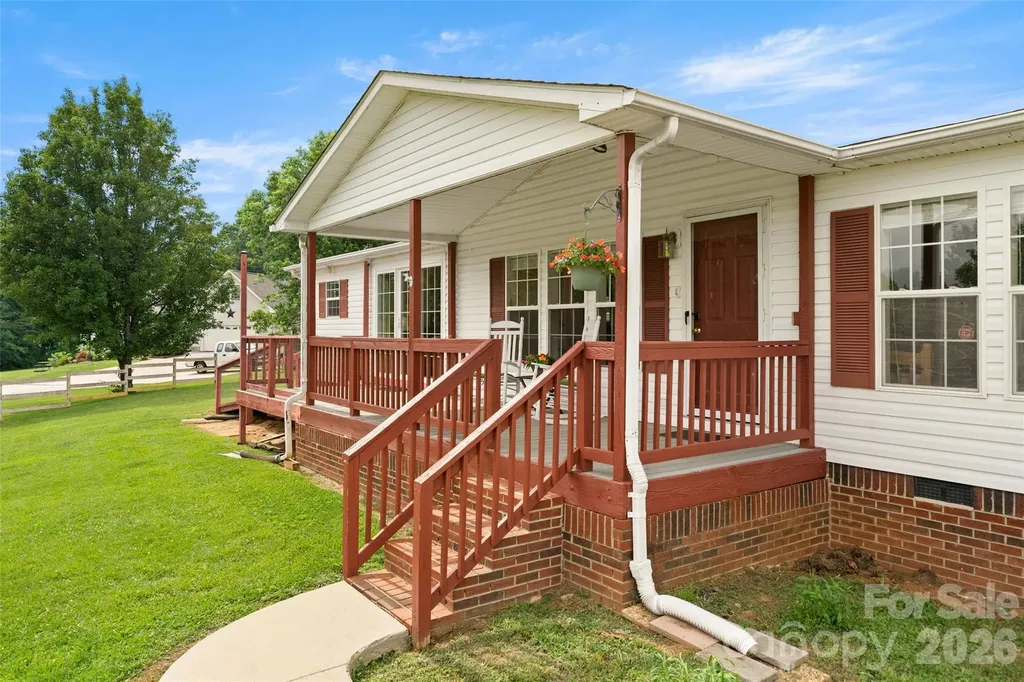 30 Countryside Drive Hendersonville NC 28792