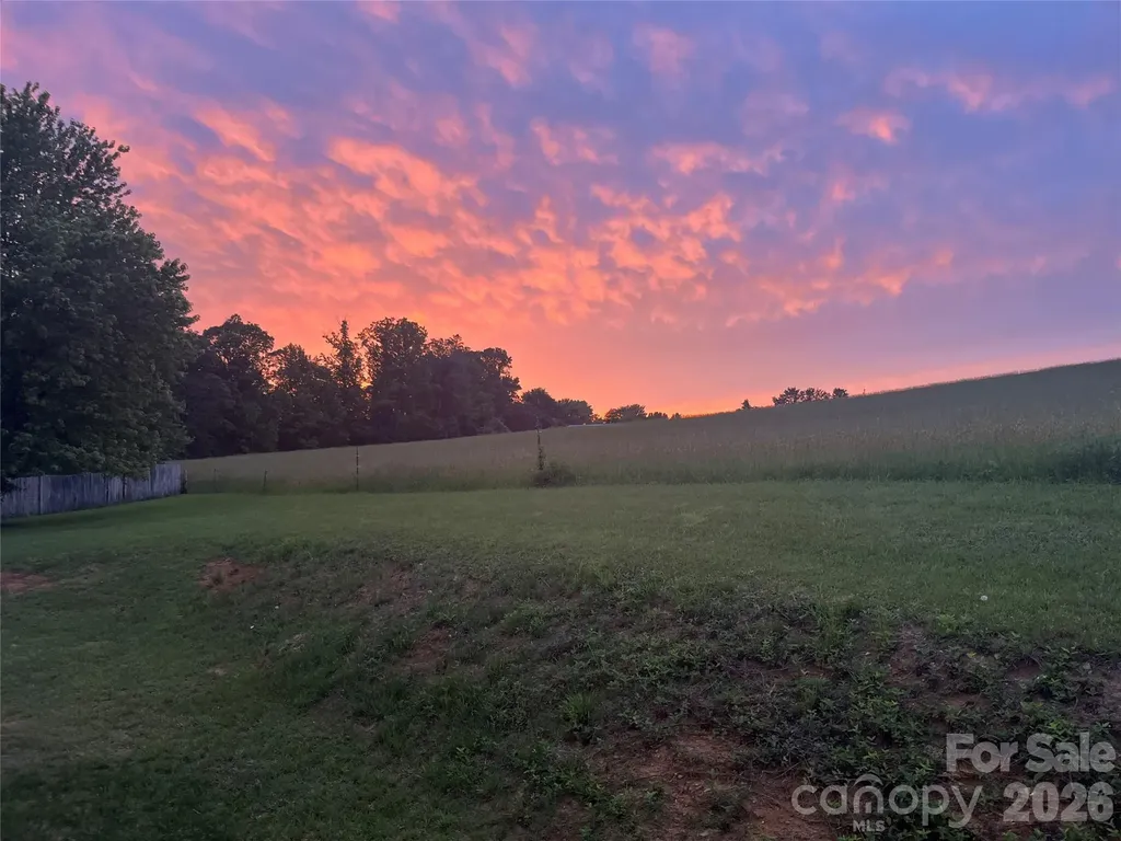 30 Countryside Drive Hendersonville NC 28792