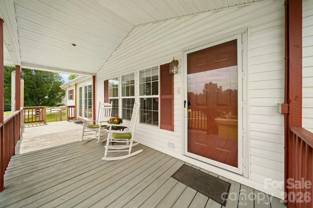 30 Countryside Drive Hendersonville NC 28792