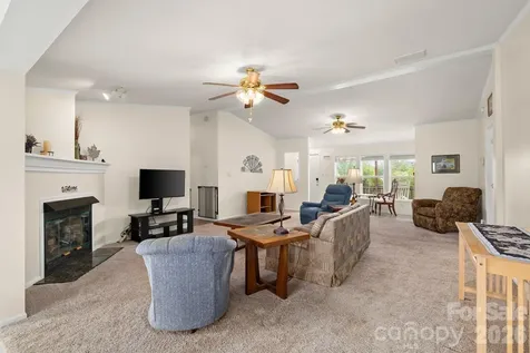 30 Countryside Drive Hendersonville NC 28792