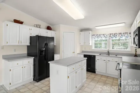 30 Countryside Drive Hendersonville NC 28792