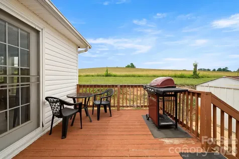 30 Countryside Drive Hendersonville NC 28792