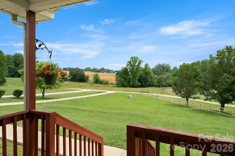 30 Countryside Drive Hendersonville NC 28792